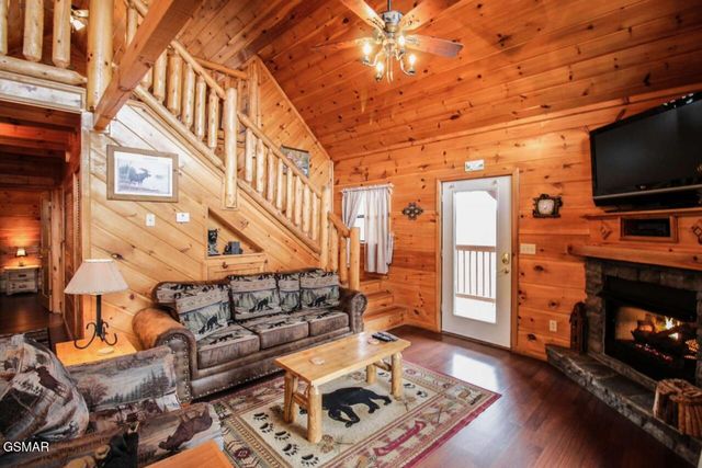 2062 Bird Ridge Road, Sevierville, TN 37876