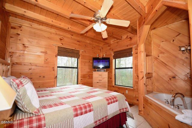 2062 Bird Ridge Road, Sevierville, TN 37876