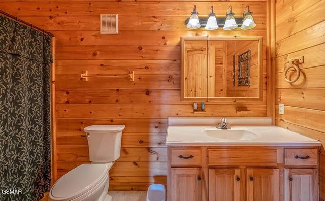2062 Bird Ridge Road, Sevierville, TN 37876