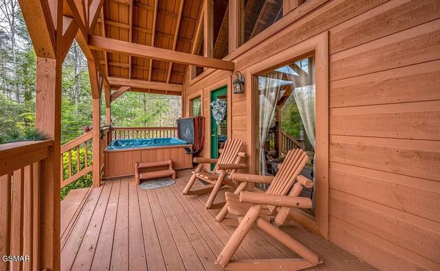 2062 Bird Ridge Road, Sevierville, TN 37876