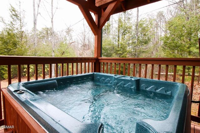 2062 Bird Ridge Road, Sevierville, TN 37876