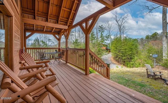 2062 Bird Ridge Road, Sevierville, TN 37876