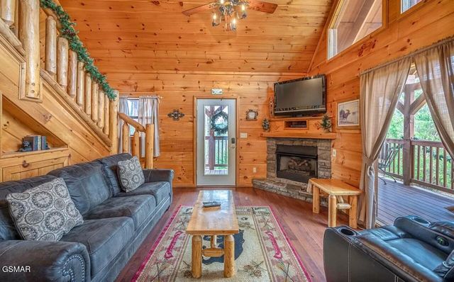 2062 Bird Ridge Road, Sevierville, TN 37876