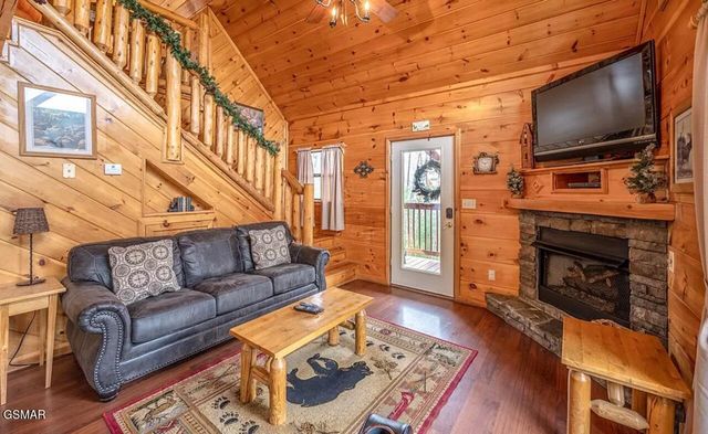 2062 Bird Ridge Road, Sevierville, TN 37876