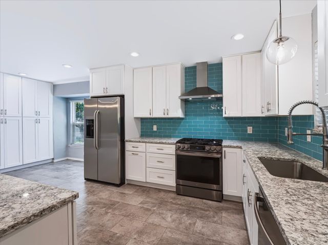 10216 Shadow Way, Dallas, TX 75243