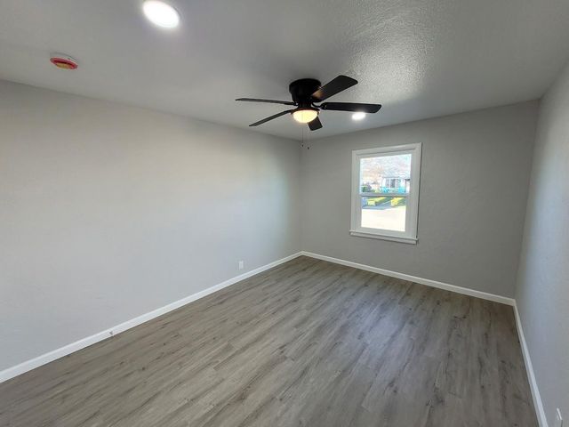 1548 Sterling St, Sacramento, CA 95822