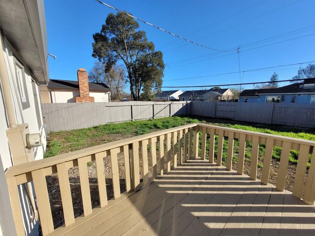 1548 Sterling St, Sacramento, CA 95822