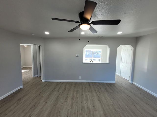 1548 Sterling St, Sacramento, CA 95822