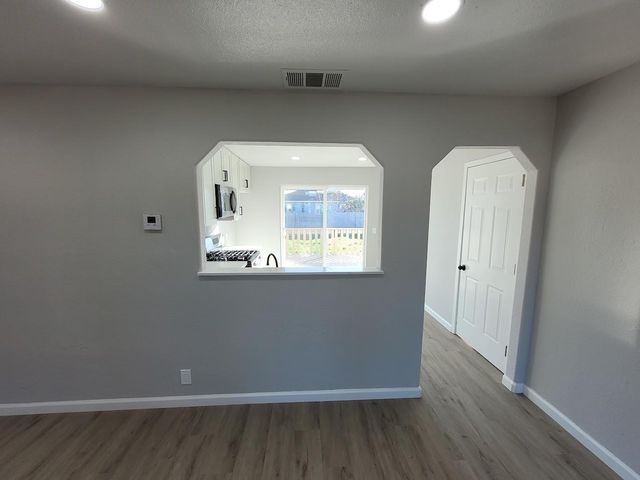 1548 Sterling St, Sacramento, CA 95822