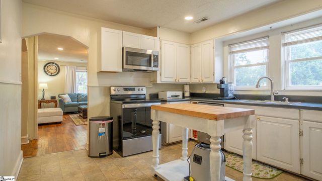 405 Perry Road, Greenville, SC 29609