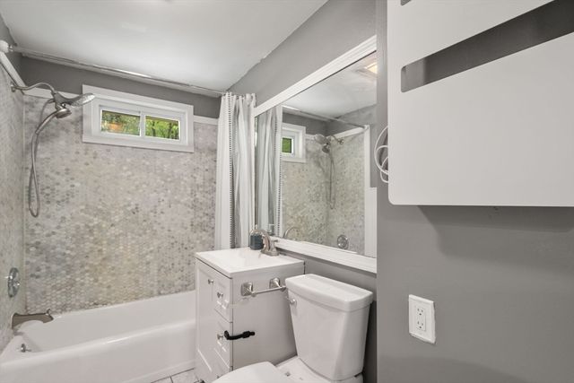 369 Central Tpke, Sutton, MA 01590