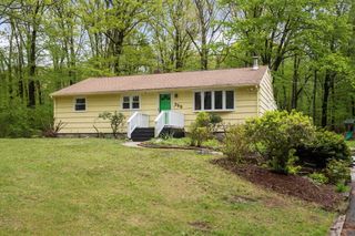 369 Central Tpke, Sutton, MA 01590