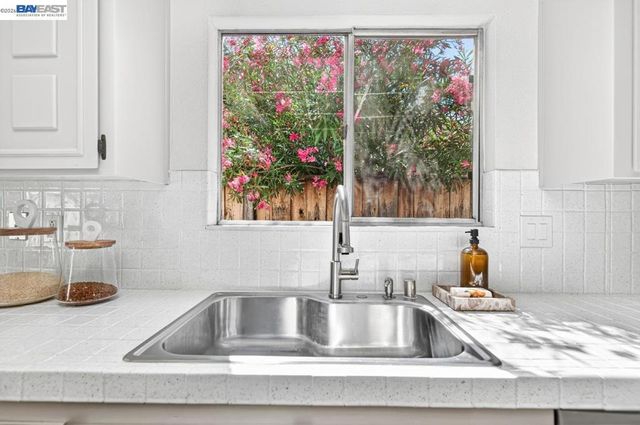 6506 Inglewood Dr, Pleasanton, CA 94588