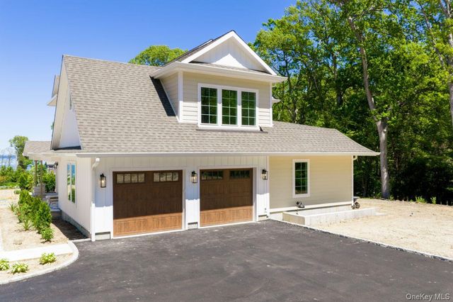 52 Brookfield Road, Northport, NY 11768