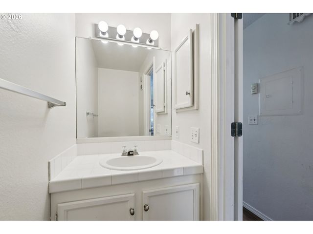 29480 Sw VOLLEY St, Wilsonville, OR 97070