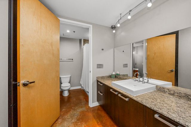 600 12th Ave S Apt 1411, Nashville, TN 37203