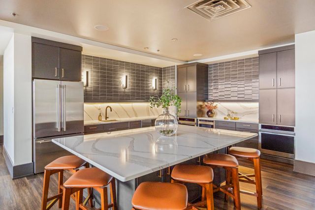 600 12th Ave S Apt 1411, Nashville, TN 37203