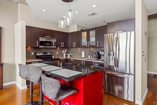 600 12th Ave S Apt 1411, Nashville, TN 37203