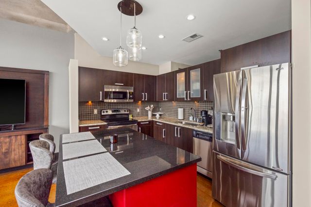 600 12th Ave S Apt 1411, Nashville, TN 37203