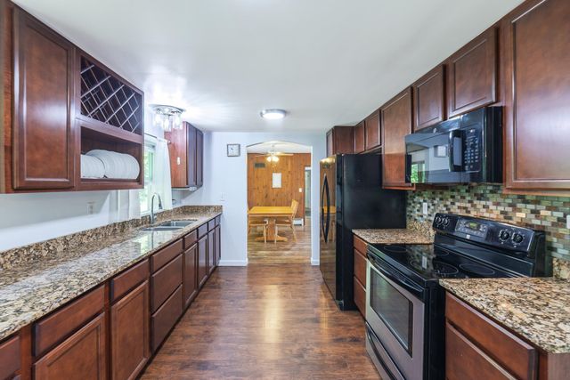 210 Hanover Street, Hartford, VT 05001
