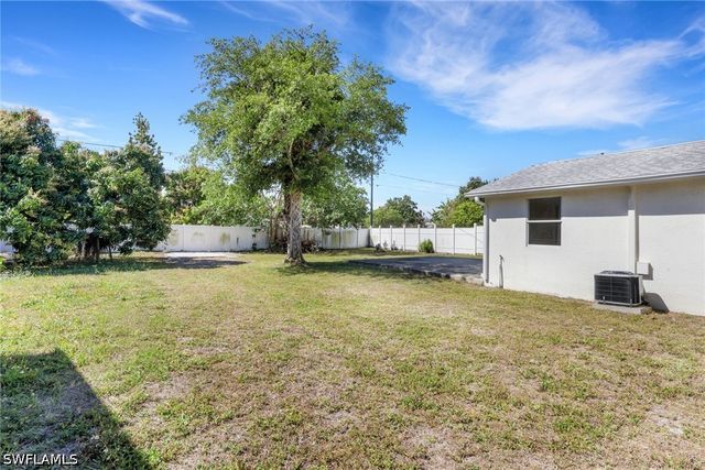 5326 Dixie DR, Naples, FL 34113