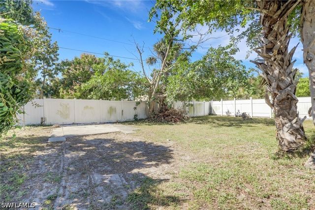 5326 Dixie DR, Naples, FL 34113