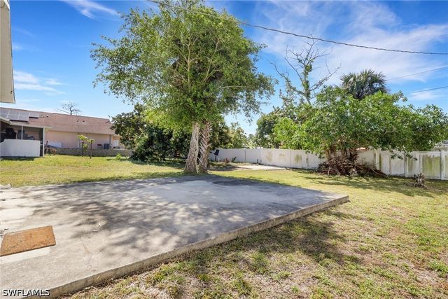 5326 Dixie DR, Naples, FL 34113