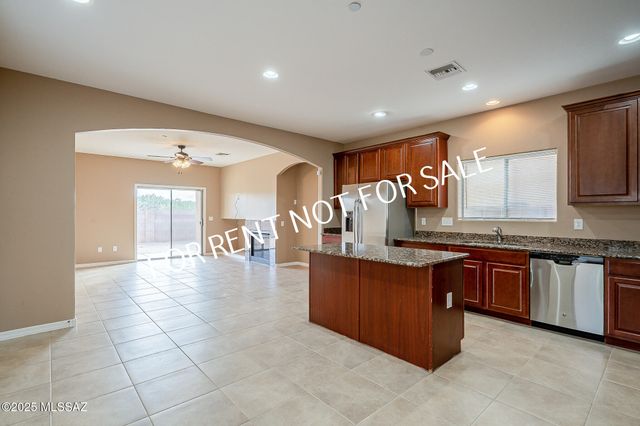 8285 W Melanitta Drive, Tucson, AZ 85757