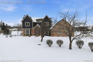 921 Kyle Court, White Lake, MI 48383