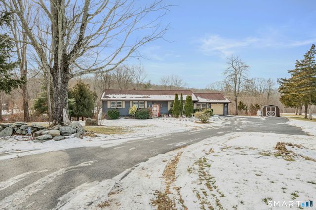 1040 East Lake Road, Montville, CT 06370