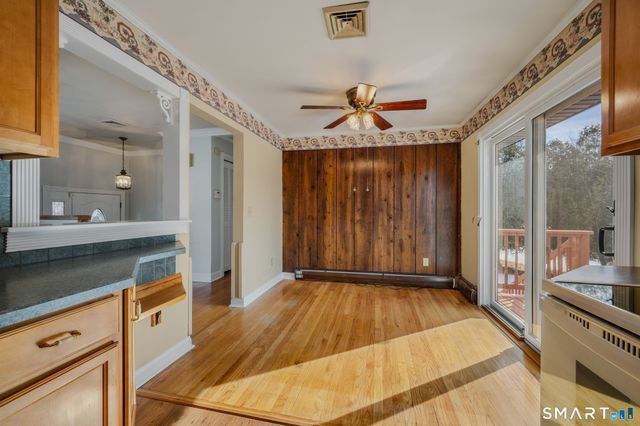 1040 East Lake Road, Montville, CT 06370