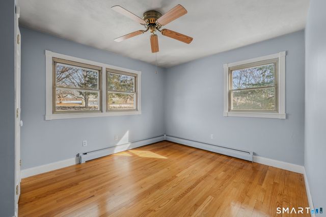 1040 East Lake Road, Montville, CT 06370