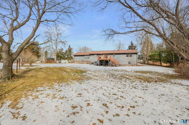 1040 East Lake Road, Montville, CT 06370