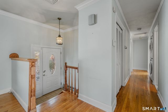 1040 East Lake Road, Montville, CT 06370