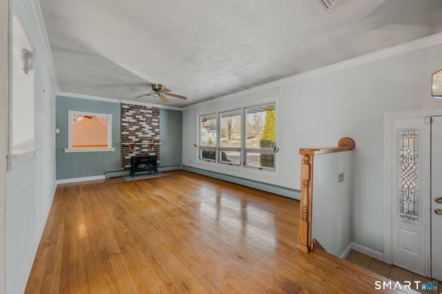 1040 East Lake Road, Montville, CT 06370