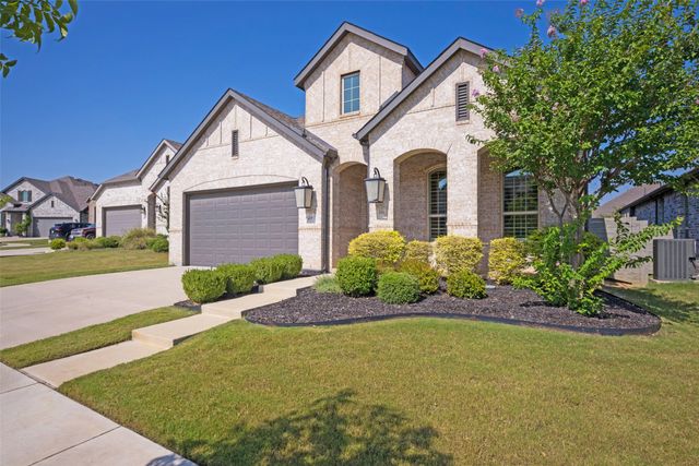 817 Nuthatch Court, Argyle, TX 76226