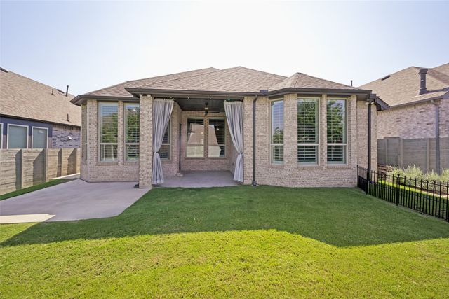 817 Nuthatch Court, Argyle, TX 76226