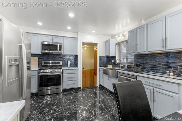 11641 Royal Grand, Redford Charter Township, MI 48239