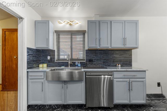 11641 Royal Grand, Redford Charter Township, MI 48239