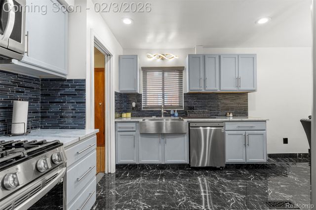 11641 Royal Grand, Redford Charter Township, MI 48239