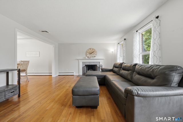 15 Deer Run Lane, North Haven, CT 06473