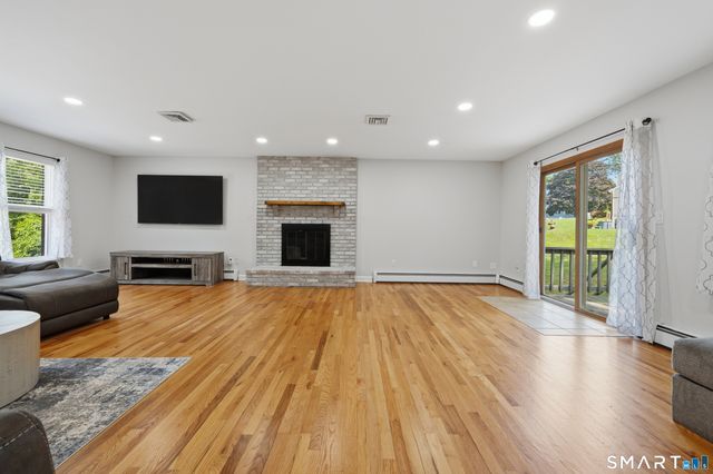 15 Deer Run Lane, North Haven, CT 06473