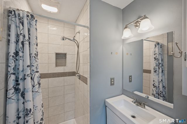 15 Deer Run Lane, North Haven, CT 06473