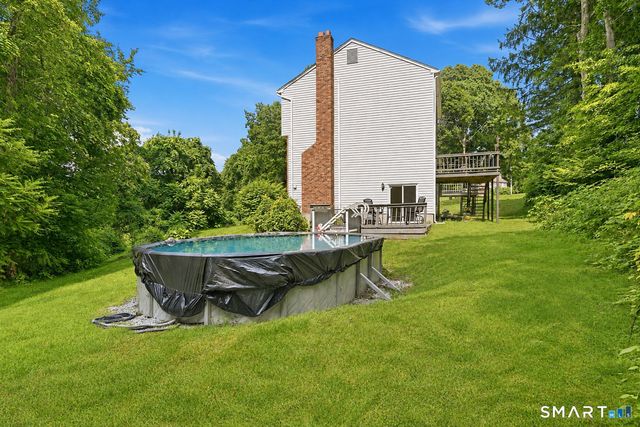15 Deer Run Lane, North Haven, CT 06473