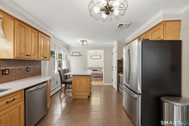 15 Deer Run Lane, North Haven, CT 06473