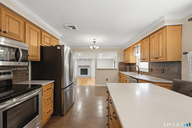 15 Deer Run Lane, North Haven, CT 06473