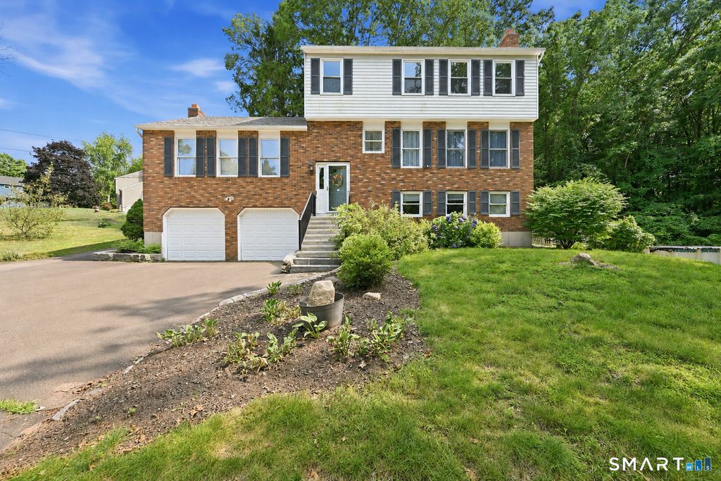 15 Deer Run Lane, North Haven, CT 06473