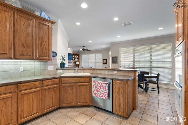 4130 CANDLEWOOD CIRCLE, Wichita Falls, TX 76308