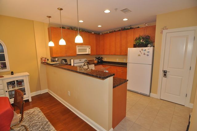 2 Harvest Drive 209, North Andover, MA 01845