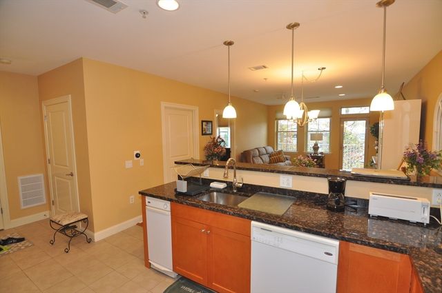 2 Harvest Drive 209, North Andover, MA 01845